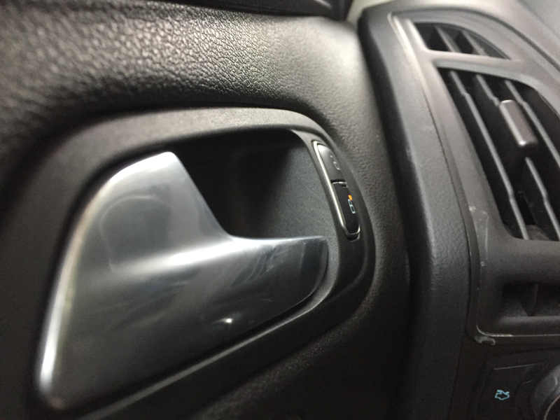 2016 Ford Focus - Ohh, wow - a door handle!!